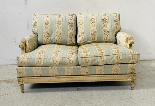 Banquette boudoir de style Louis XVI hêtre patine à l'antique . XX siècle .