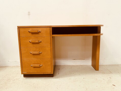 bureau moderniste circa en placage de bois clair poignets chromé . XX siècle .