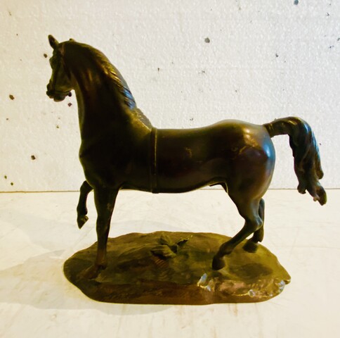 cheval fougueux en bronze . XX siècle .