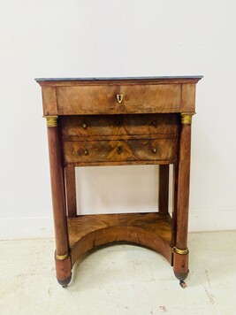 chevet coiffeuse époque empire en placage d'acajou dessus marbre . XIX siècle .