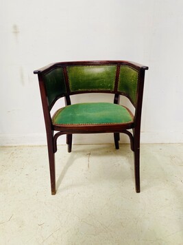 fauteuil art déco en bois courbet de la maison Thonet . XX siècle .