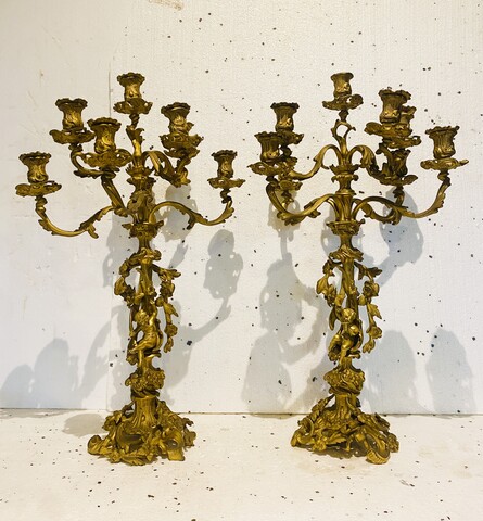 Garniture de cheminée style Louis XV en bronze doré . XIX siècle .