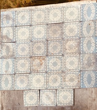 lots de carreaux ciment années 1920 (trente trois pièces) . XX siècle .
