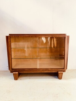 meuble vitrine époque art déco en acajou et placage acajou . XX siècle .