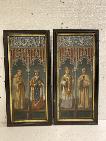 paire de peintures sur bois personnages d'église sur cadre noir . XX siècle .