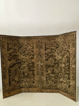 Paravent a quatre feuilles en tapisserie à décor de paysages animés .XX siècle.