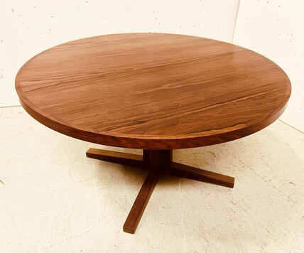 table en teck à allonges conçue par John Mortensen . XX siècle .