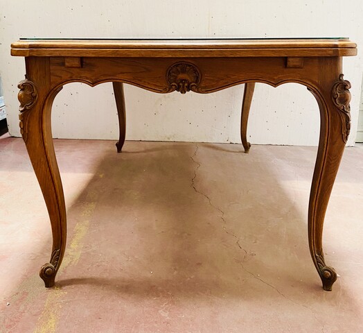 table louis XV en chêne massif plateau parquet de Versailles . XX siècle .