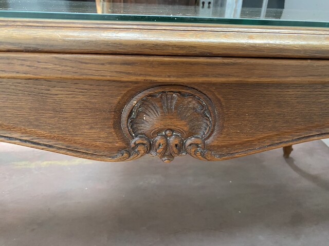 table louis XV en chêne massif plateau parquet de Versailles . XX siècle .