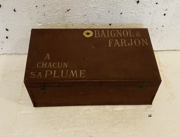 valise de représentation de plumes de la maison Baignol & Fargon . XX siècle .